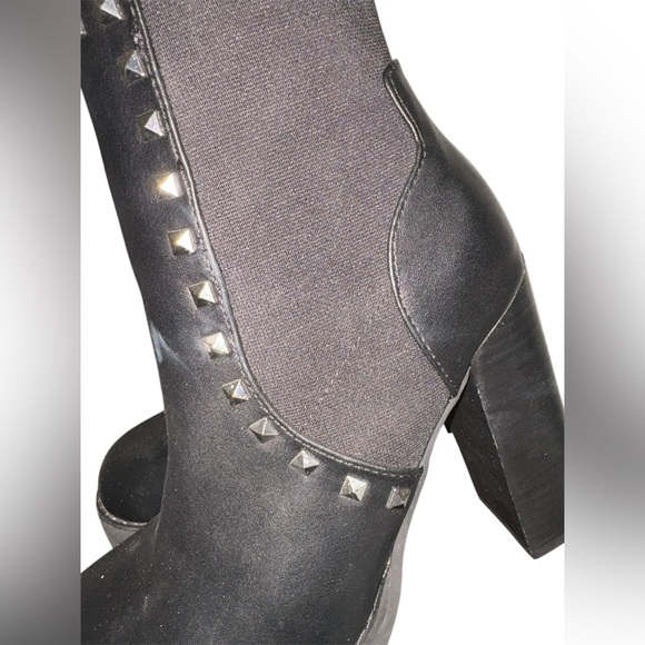Steve Madden Black Studded Ankle Boots - Picture 4 of 5